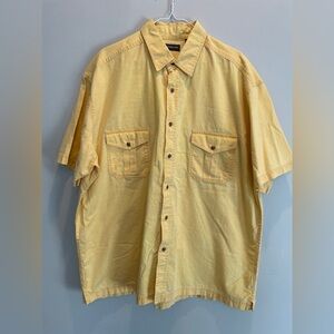 ST. JOHN’S BAY - attractive yellow short sleeve button down shirt